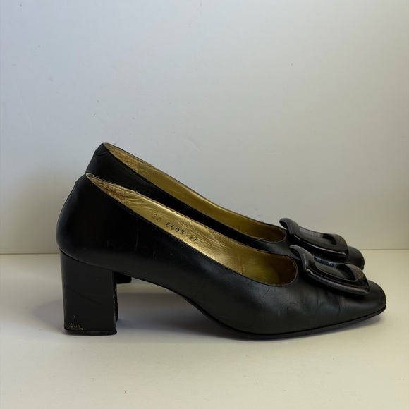 Yves Saint Laurent Shoes - Yves Saint Laurent Black Leather Square-bow Block Heel Pumps Size 37